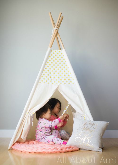 Объемный коврик крючком для детских игр