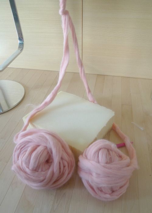 Объемный коврик крючком-затотайте клубки