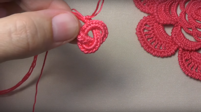 Crochet Flowers Free Pattern